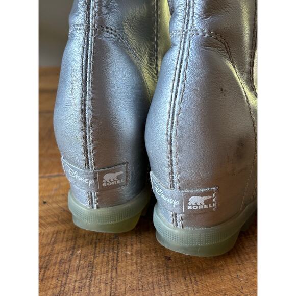 Sorel Joan of‎ Arctic x Disney Frozen Wedge Boots Girls Size 4 Silver Boots - Picture 6 of 11